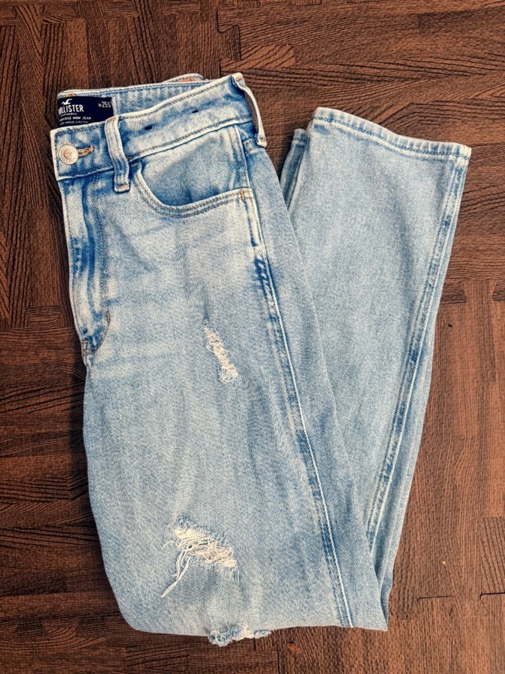 Hollister Ultra High-Rise Ripped Light Wash Mom Jeans W25S